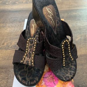 Dazario Nanor Leopard Mule